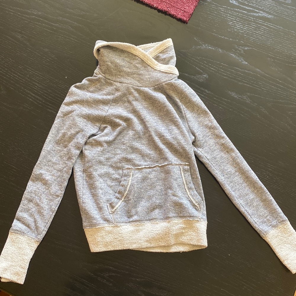 Abercrombie sweatshirt. Soft material.